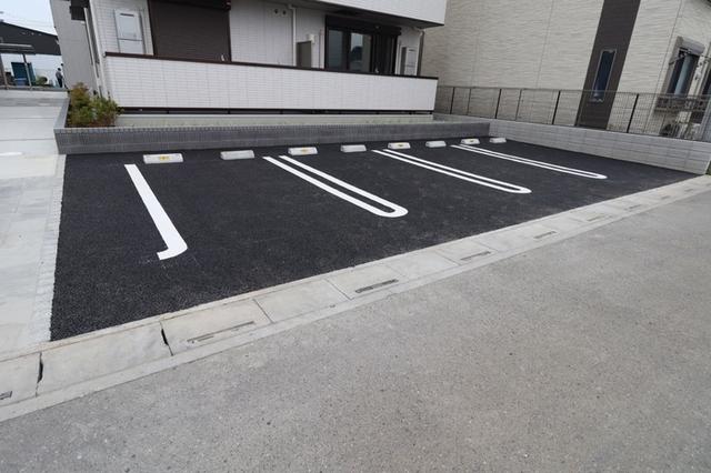 アーバンヘブン（102） 駐車場