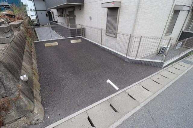 エミネンス（101） 駐車場