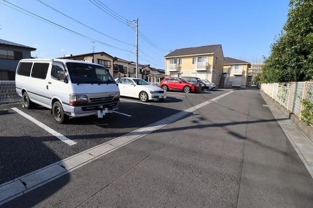ルミエール　B棟（103） 駐車場