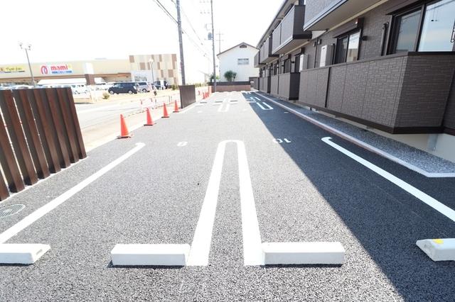 アヴェール（103） 駐車場