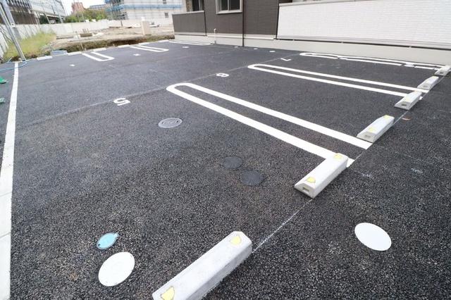 グランテージ海神H（101） 駐車場