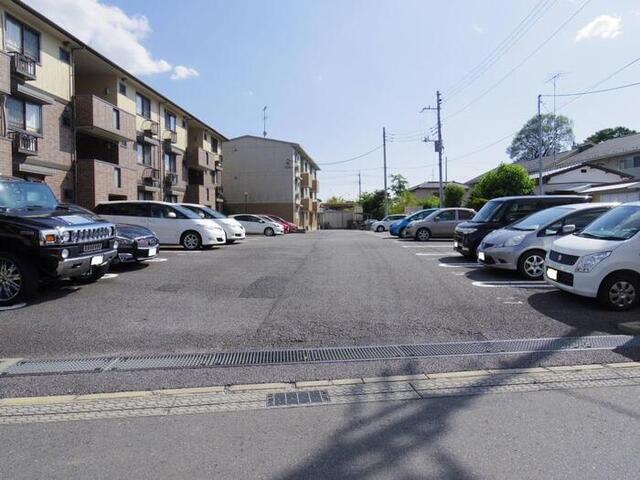 ヴァン・ボヌール（106） 駐車場
