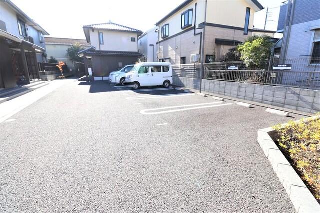 Breeze谷塚（102） 駐車場