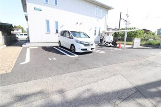 フジクレール　B（202） 駐車場