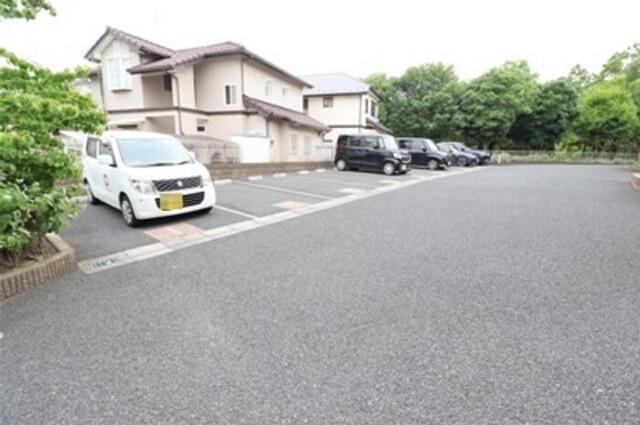 ガーデンパークみずき（206） 駐車場