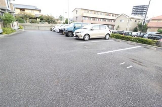 ベルウッド（206） 駐車場