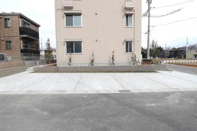 リコリス（303） 駐車場