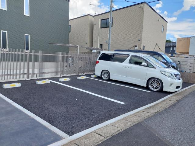 タラゴンアール 駐車場
