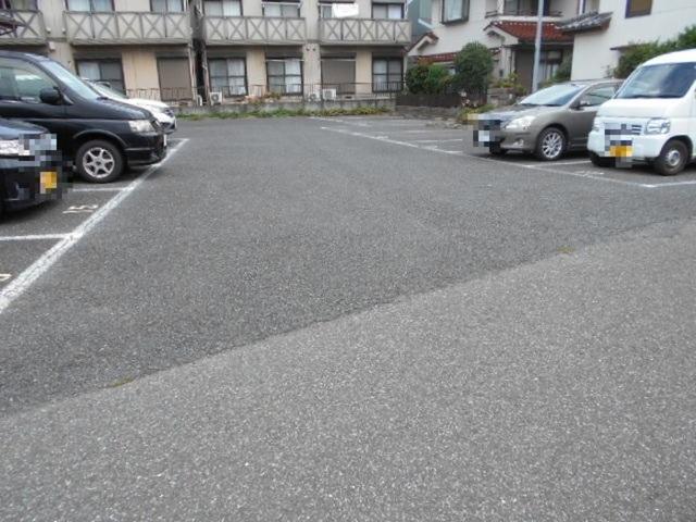 グリーンヴィレッジ（202） 駐車場