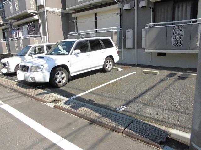 カーサカルム（101） 駐車場