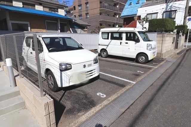 ブランヴェニール（101） 駐車場