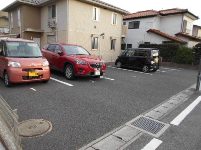 メゾンクレール（202） 駐車場