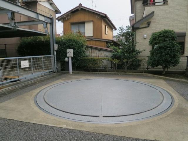 パインツリーコート（402） 駐車場