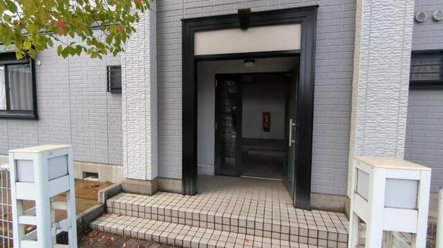 ロイヤルアネックス弐番館（202） エントランス