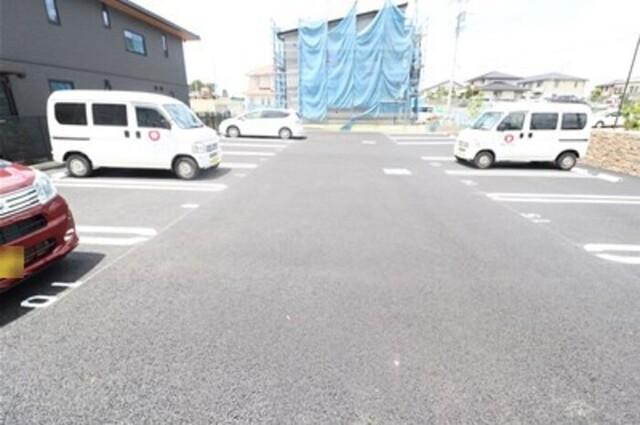 グランパルク　B（B101） 駐車場