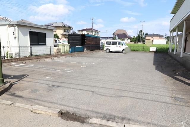 アークグレイスⅢ（203） 駐車場