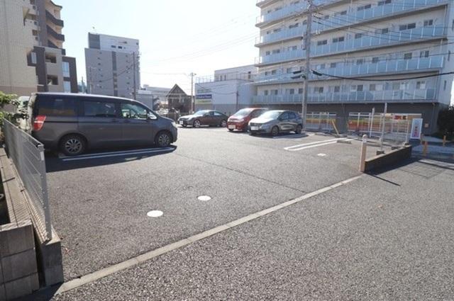 オッツＴＭ（210） 駐車場