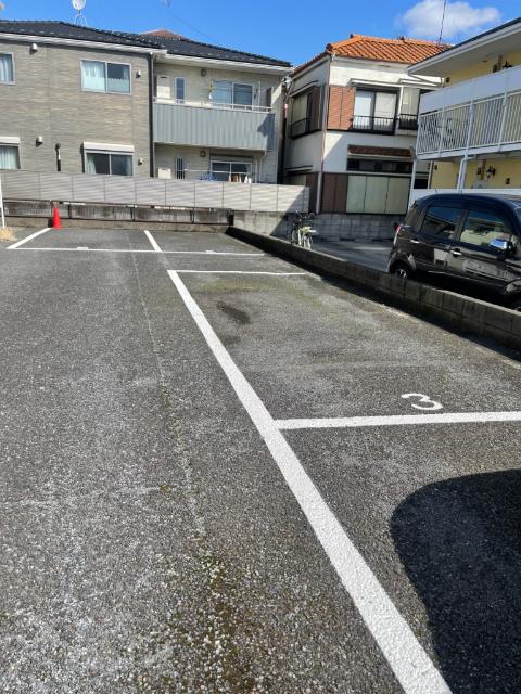 ロイヤルハイツ（0202） 駐車場