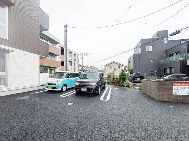 オークリーフ三郷　Ｂ棟（105） 駐車場