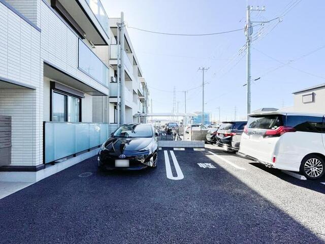 アヴァンス八潮Ａ（105） 駐車場