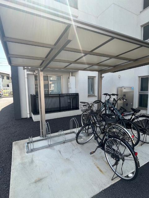 ＶＩＶＲＥ（0103） 駐車場