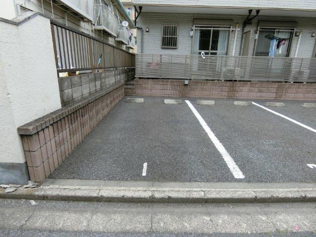 Ｒｉｃｈｅｓｓｅ（0202） 駐車場