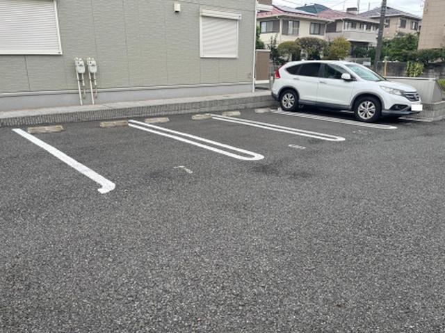 ヴァンフェリオ　B（103） 駐車場