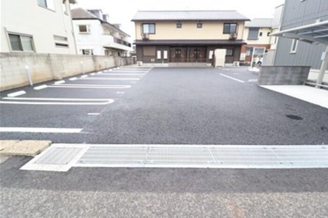 グランディール（101） 駐車場