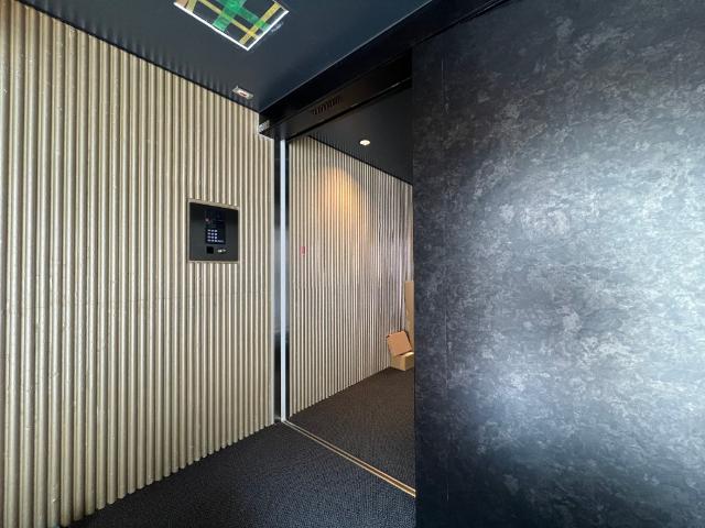 ＬＯＧＧＩＡ　ＳＨＩＲＯＫＡＮＥ（0101） エントランス