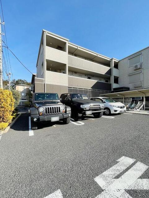 プレシャスガーネット（105） 駐車場