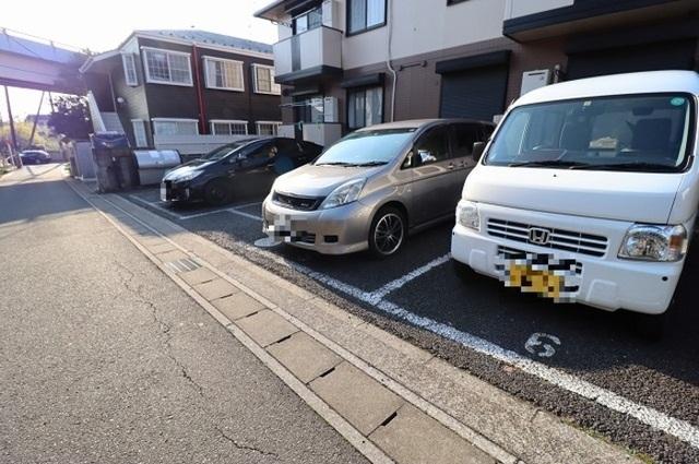 メゾン・ド・ルミエール（101） 駐車場