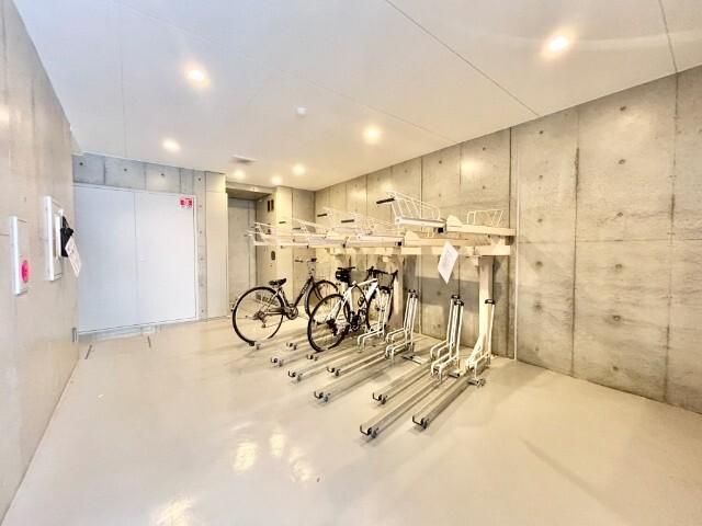 グランツアベニュー立川錦町 駐車場