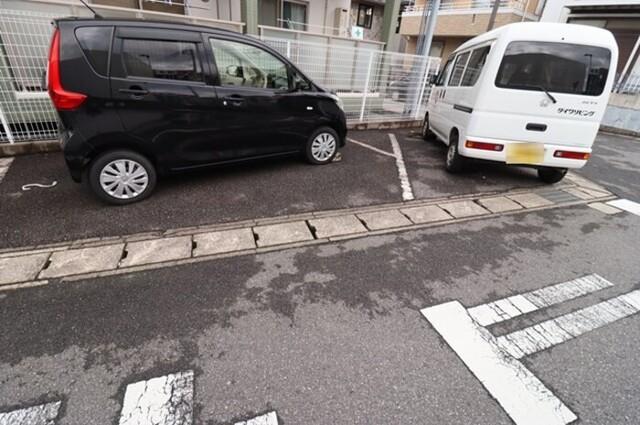 ニューウィンベル（302） 駐車場