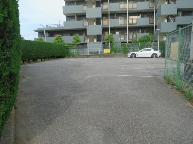 松丸コーポラス（103） 駐車場