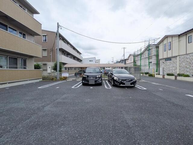 プランドール幸房　弐番館（101） 駐車場