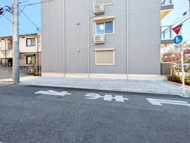 カサベルテ鹿骨（101） 駐車場