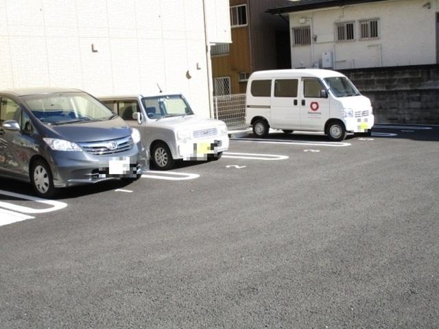 ルシェリア（303） 駐車場