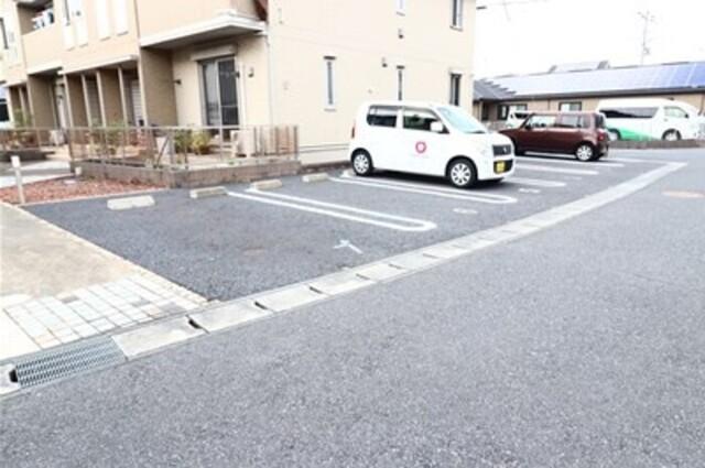 リヴィール　ソワ　Ⅱ（101） 駐車場