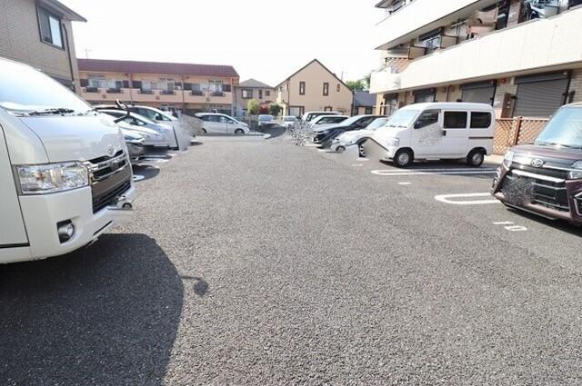 パラシオン　A（101） 駐車場