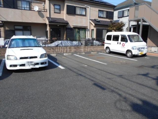 プルミエコート（207） 駐車場