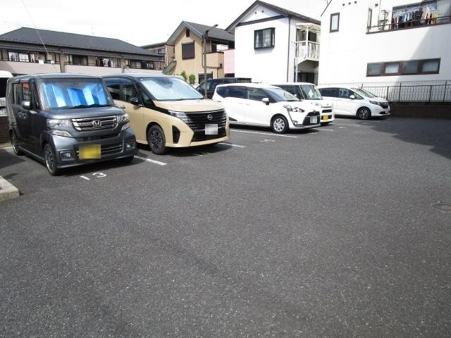 メルベーユ（301） 駐車場