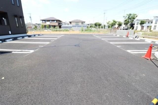 フローレンス・ガーデン（302） 駐車場