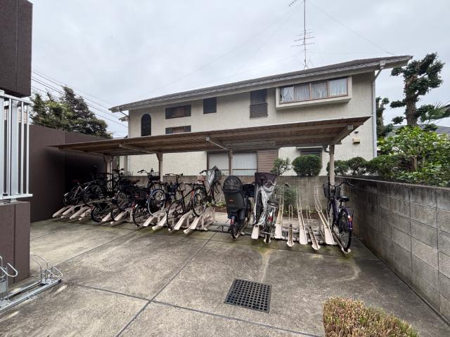 ＯＬＩＶＥ．Ｎ（0101） 駐車場