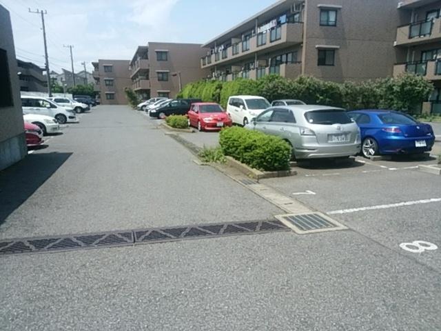 ルーチェ緑が丘A（203） 駐車場