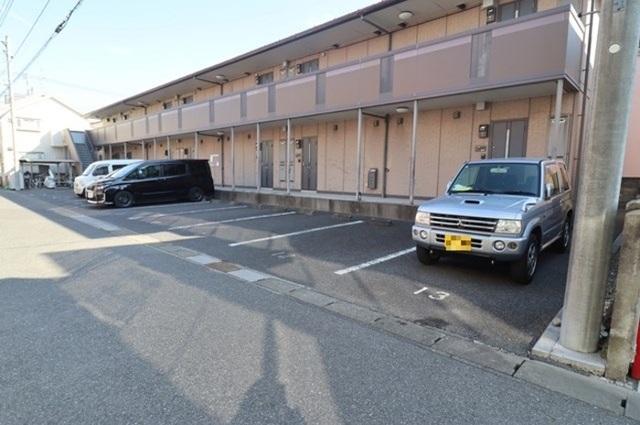 メルベーユ（108） 駐車場