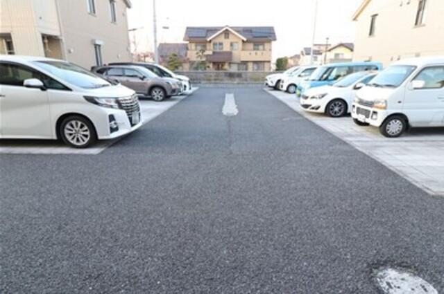 ベルレージュ　Ｄ（102） 駐車場