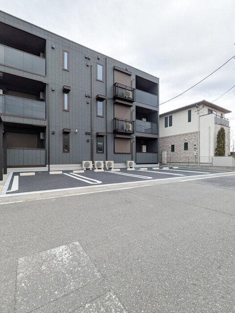 Noble villa浦和美園（302） 駐車場