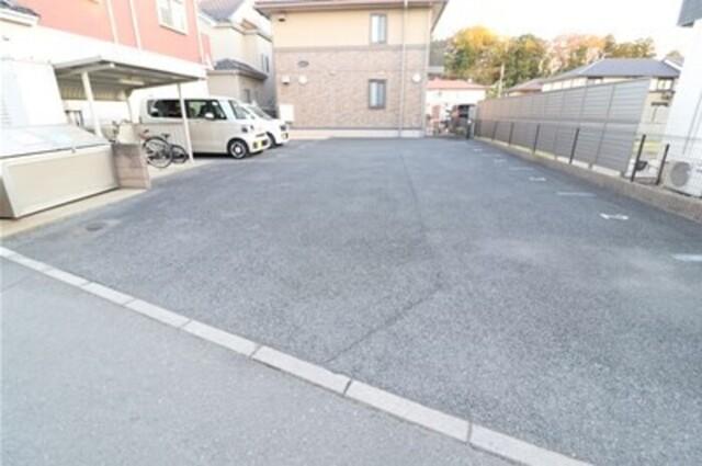 リュミエール（101） 駐車場