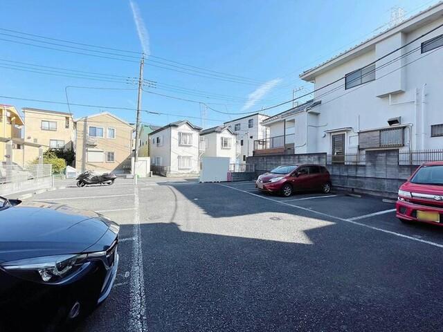 ヴィラ　弐番館（202） 駐車場