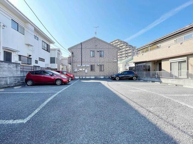 ヴィラ　弐番館（202） 駐車場